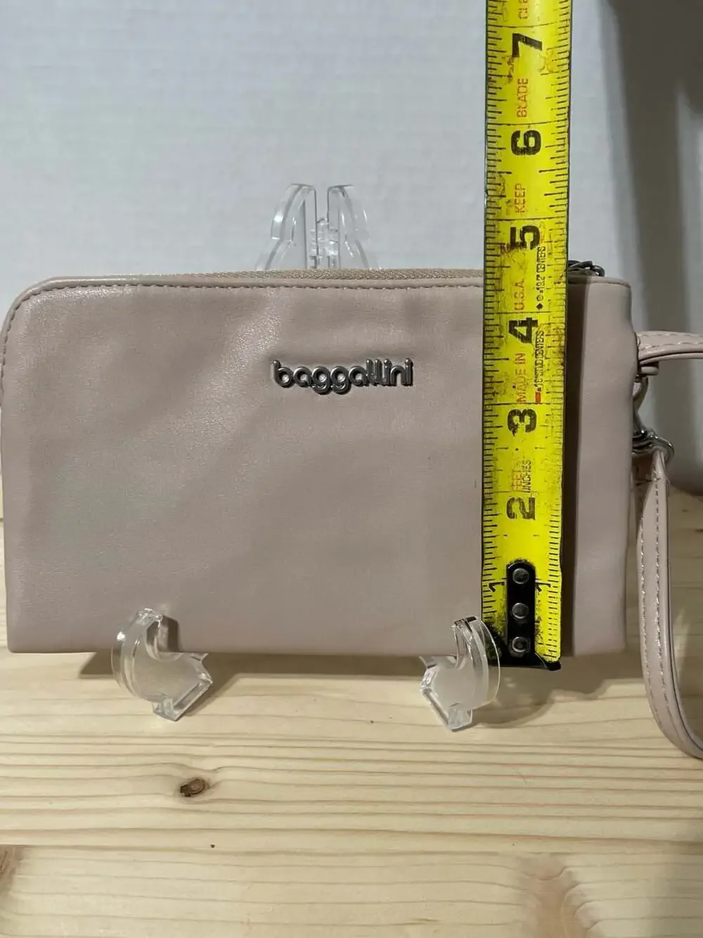 Baggallini Beige Faux Leather Wristlet Wallet with RFID Protection